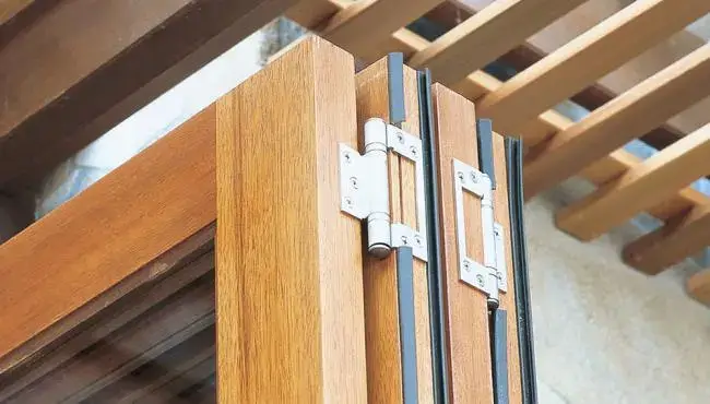 Installing Bi-Fold Hinges