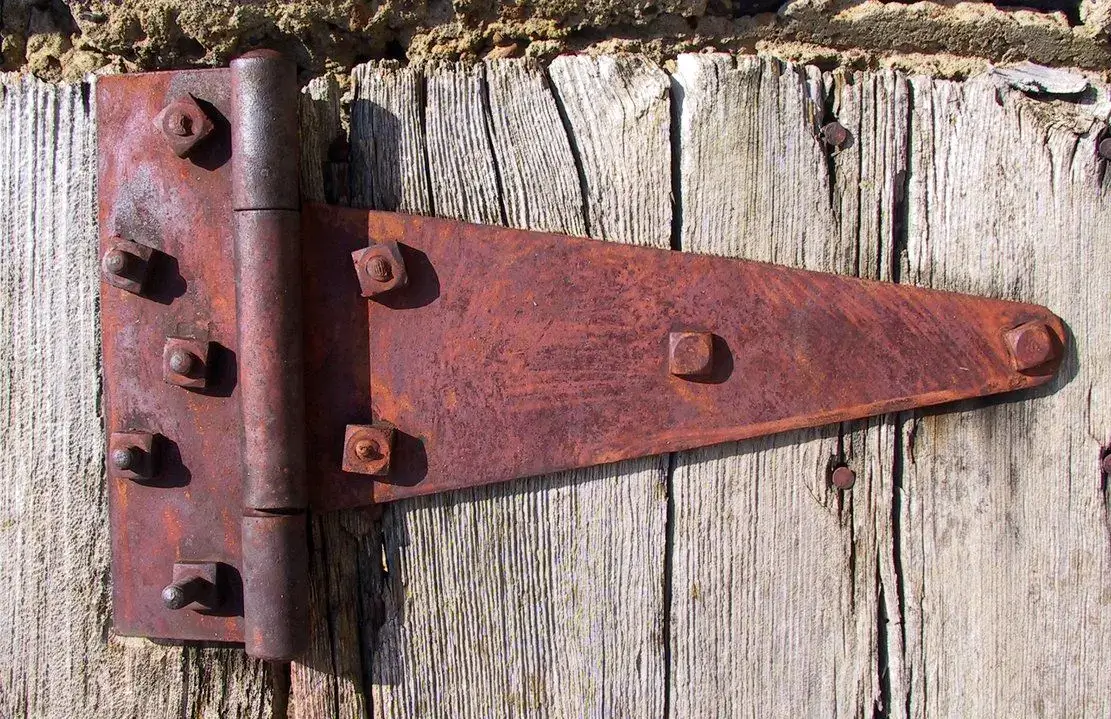 Hinge Corrosion